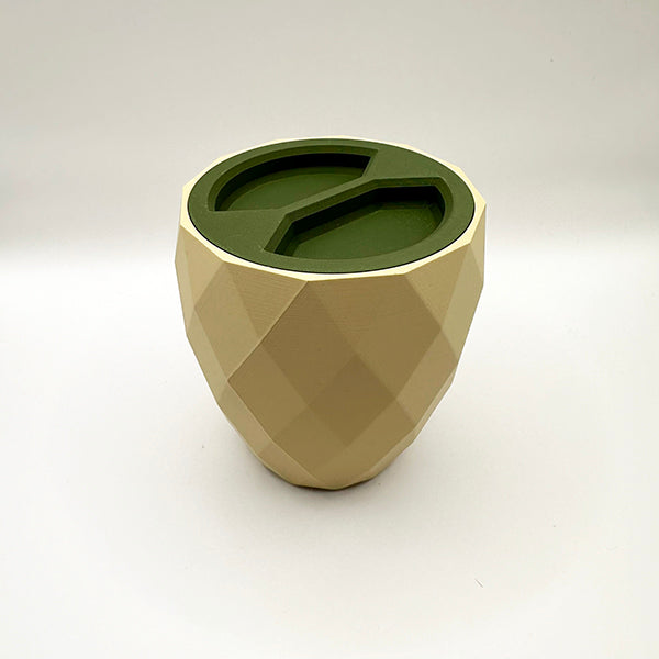 Pisztáciatartó héjgyűjtő rekesszel