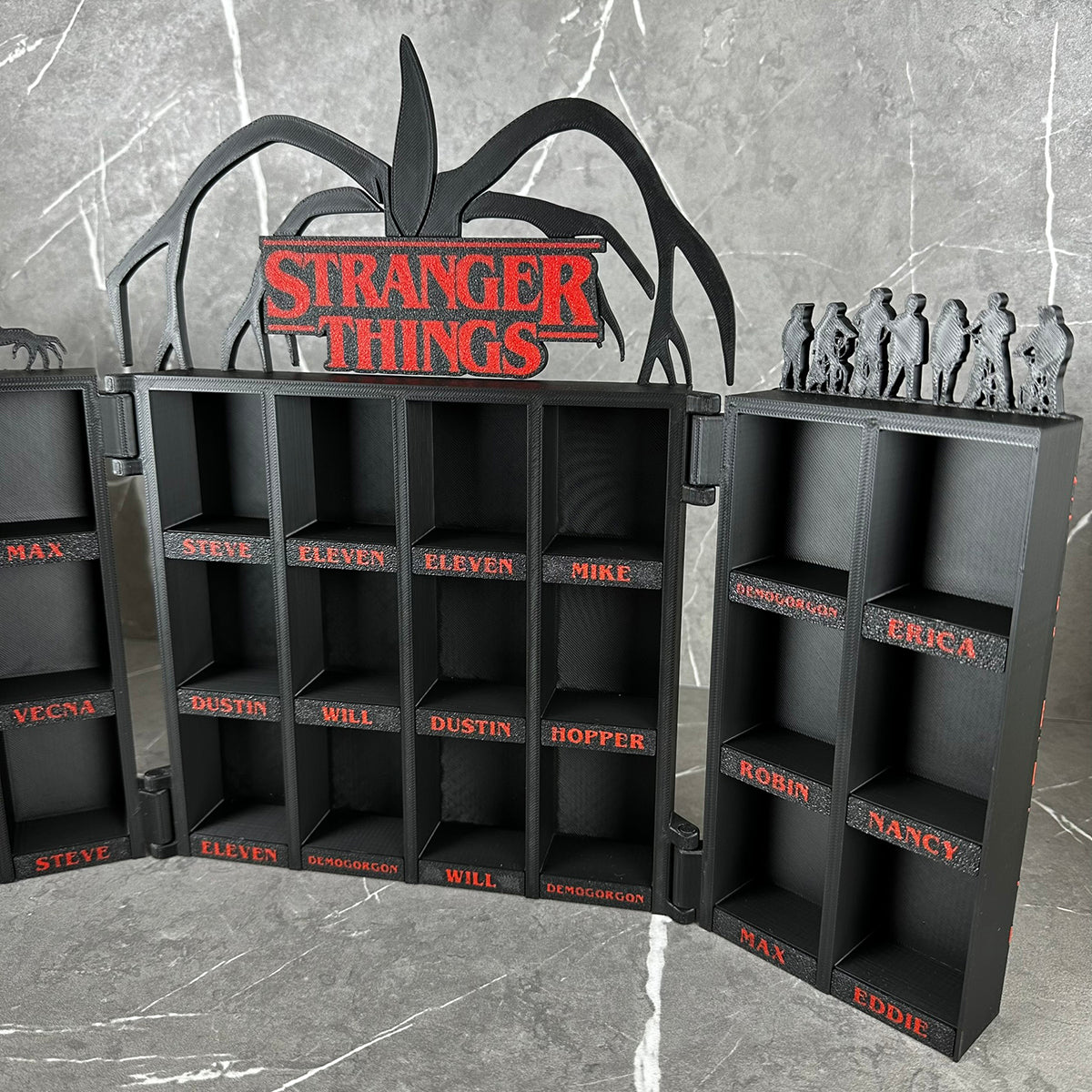 Stranger Things Figura Tartó - Kinder Joy Kollekcióhoz